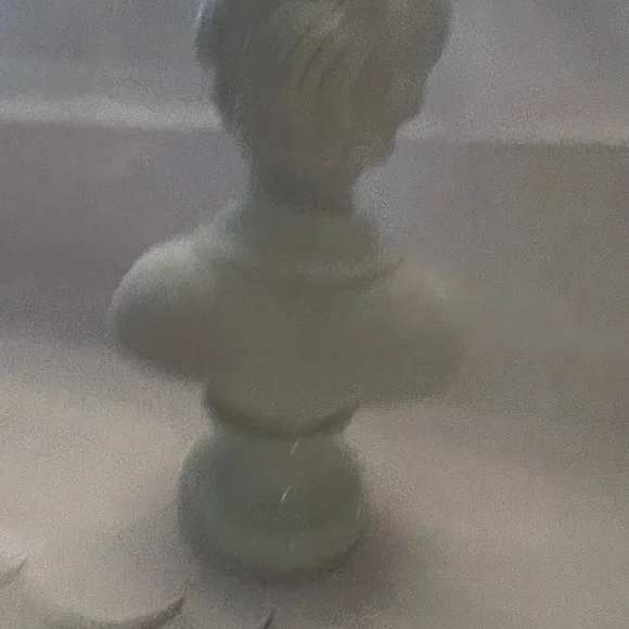 Andrea By Sadek Child Boy Bust Statue / Figurine - Picture 2 of 3